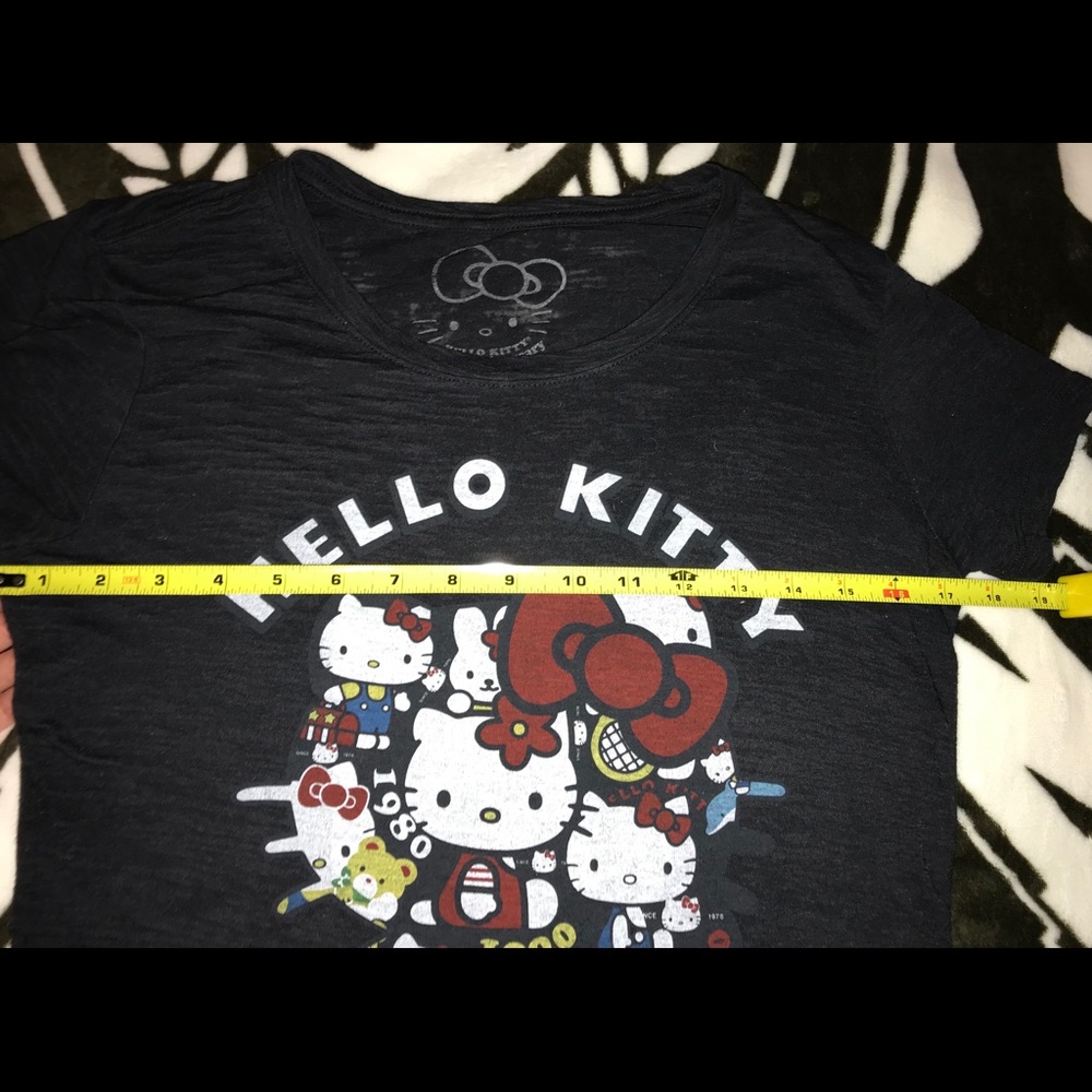 ❤️❤️HELLO KITTY 35th ANNIVERSARY BURNOUT TEE❤️❤️ - Picture 6 of 7